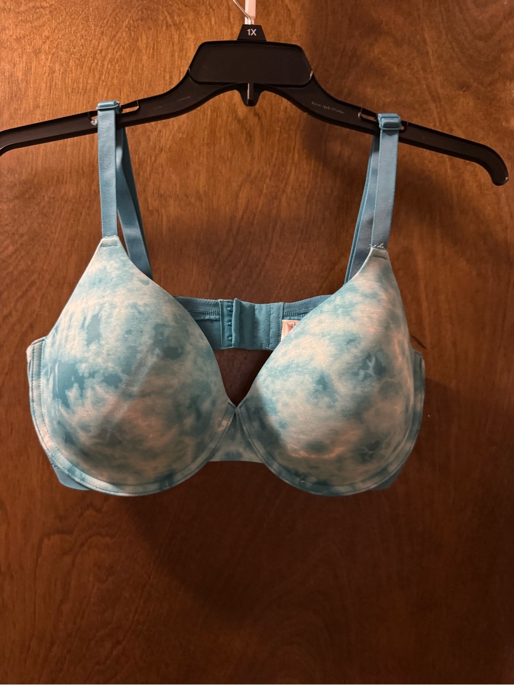 PINK Victoria's Secret Light Blue Tie-Dye T-Shirt Bra